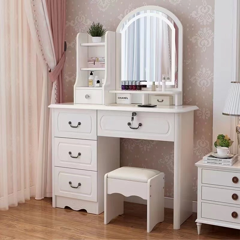 طاولات تسريح خشبية حديثة بيضاء - مراجعة Desk Setup Simple وسعره